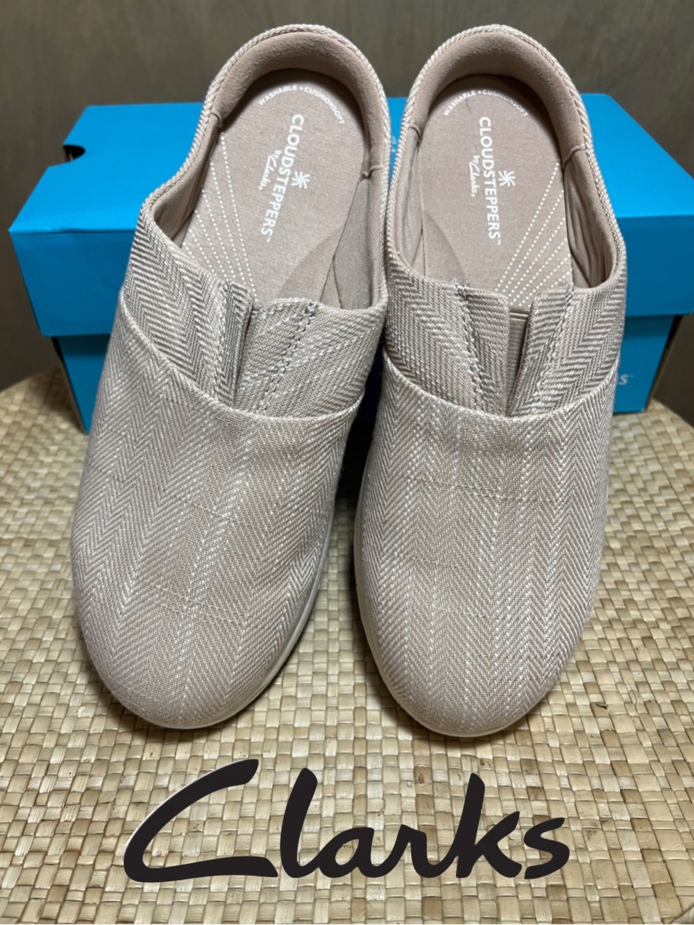 Clarks Women's Breeze Amelia Sand Textile CloudSteppers Mule 8M